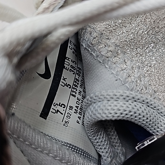Silver/white shiny Nikes - Picture 9 of 9